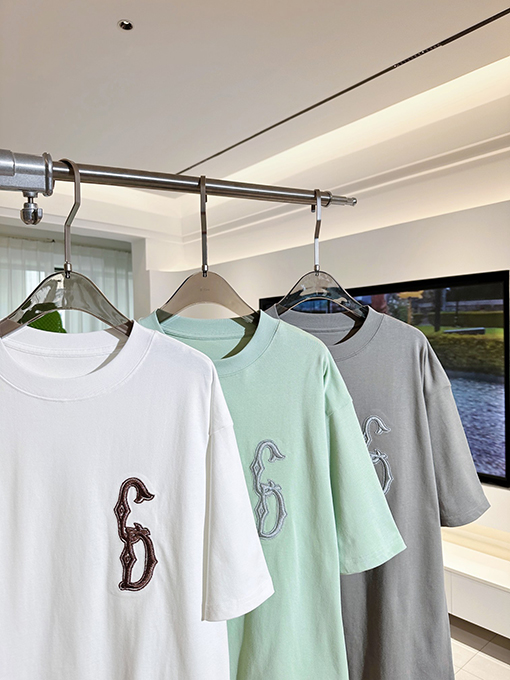 ディオールスーパーコピー   胸に文字刺繍半袖Tシャツ