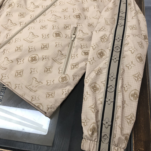 ルイヴィトン  新しいフルプリントフード付きウインドブレーカージャケット