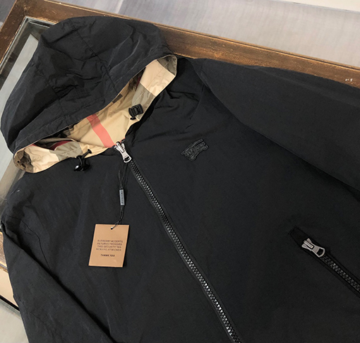 バーバリー 両面ウインドブレーカーの薄いジャケット