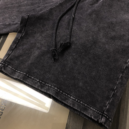プラダスーパーコピー 三角マークのショートパンツ