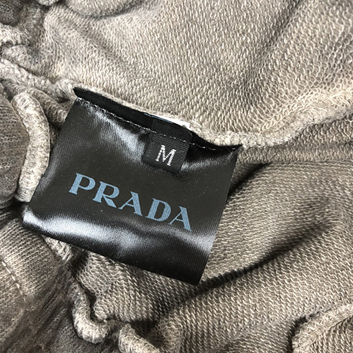 プラダスーパーコピー 三角マークのショートパンツ