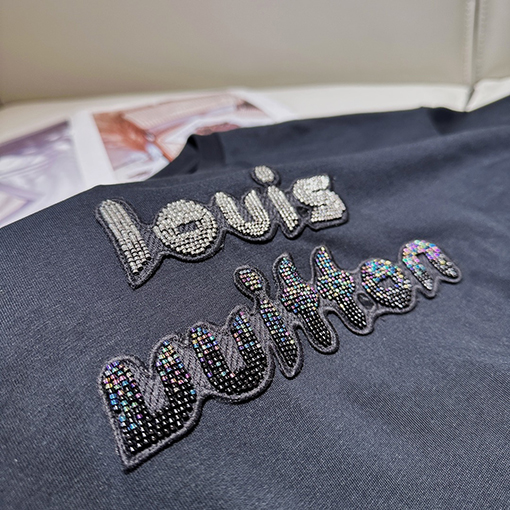ルイヴィトンスーパーコピー   金属章仔ビーズ刺繍ビーズ半袖Tシャツ