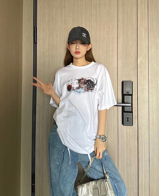 マルタンマルジェラ 猫のプレイボールデジタルカレンダープリント半袖Tシャツ