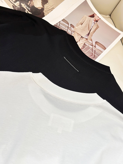 マルタンマルジェラ 猫のプレイボールデジタルカレンダープリント半袖Tシャツ