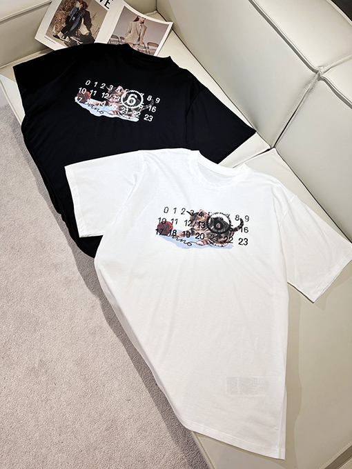マルタンマルジェラ 猫のプレイボールデジタルカレンダープリント半袖Tシャツ
