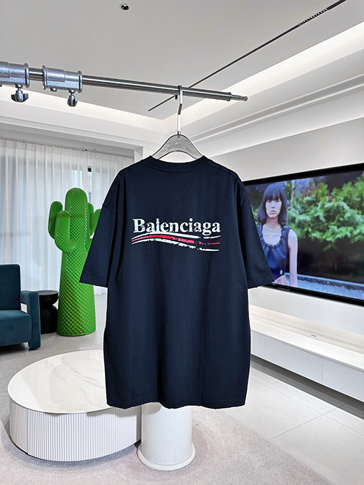 バレンシアガ コーラの文字が壊れたプリント半袖Tシャツ