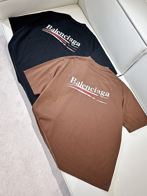 バレンシアガ コーラの文字が壊れたプリント半袖Tシャツ