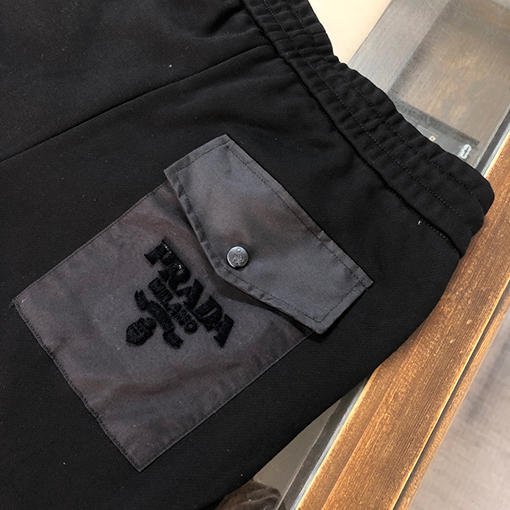 プラダ 新しいクラシックな三角鉄のロゴカジュアルパンツ