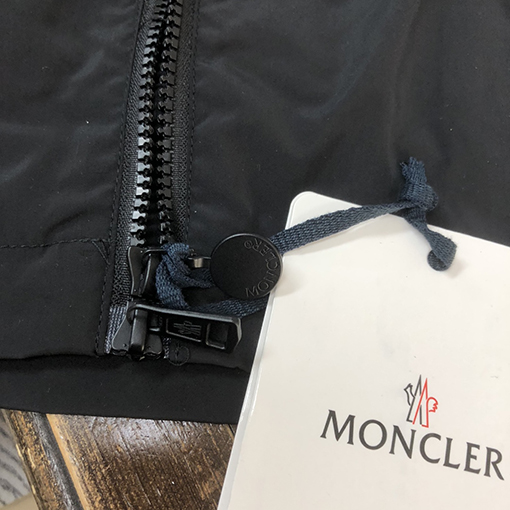 モンクレールコピー アルファベットジッパーフード付きデザインウインドブレーカージャケット