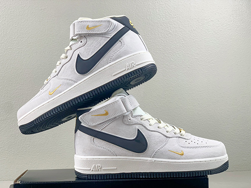 ナイキスーパーコピー  Nike Air Force 1 Mid 07ホワイトグレーブラック刺繍ゴールドフック