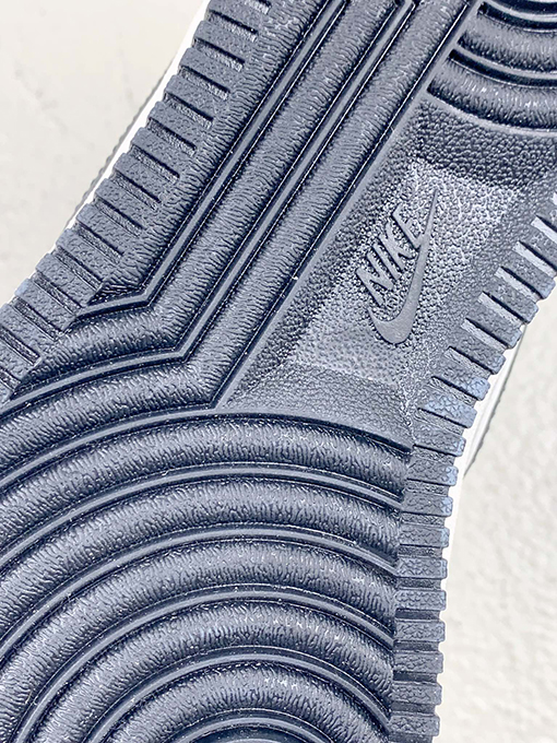 ナイキスーパーコピー  Nike Air Force 1 Mid 07ホワイトグレーブラック刺繍ゴールドフック
