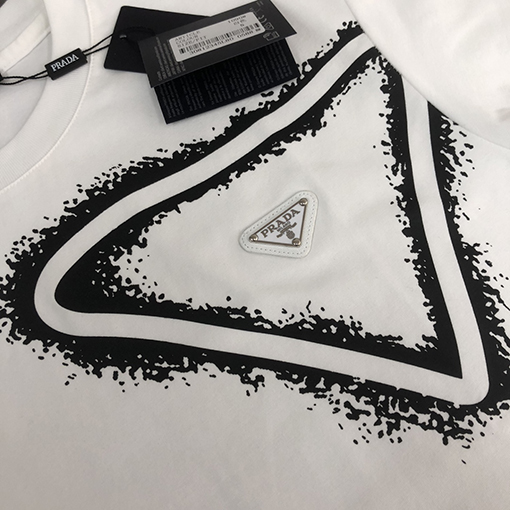 プラダコピー 新しい半袖Tシャツ