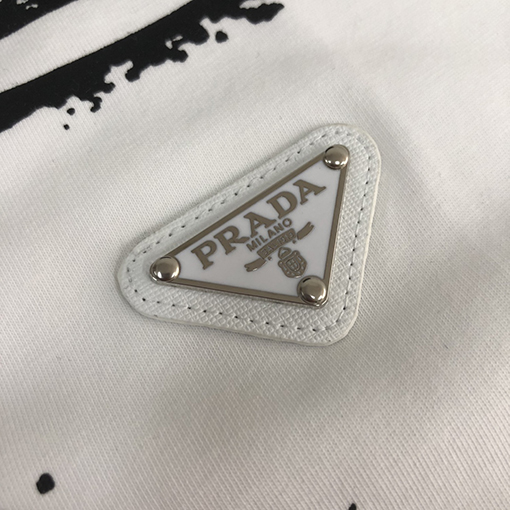 プラダコピー 新しい半袖Tシャツ