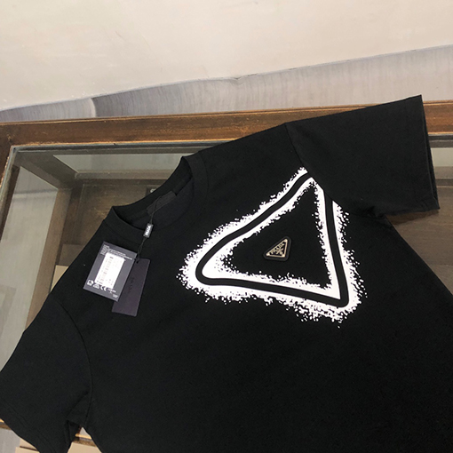 プラダコピー 新しい半袖Tシャツ