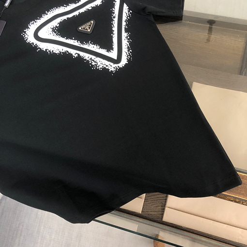プラダコピー 新しい半袖Tシャツ