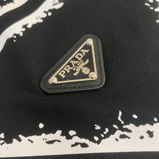 プラダコピー 新しい半袖Tシャツ