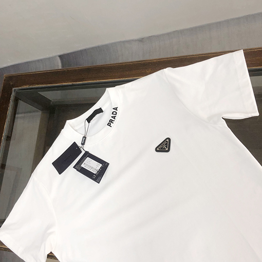 プラダ 胸の三角マークデザイン半袖Tシャツ