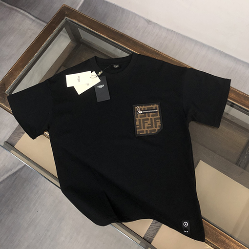 フェンディ 同じタイプの丸首半袖Tシャツ