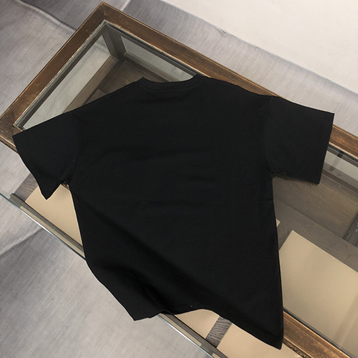 フェンディ 同じタイプの丸首半袖Tシャツ