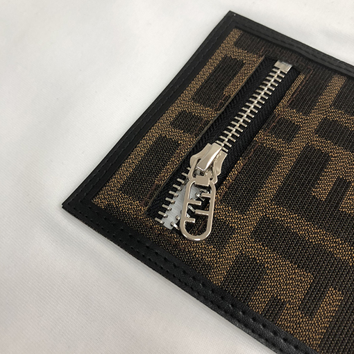 フェンディ 同じタイプの丸首半袖Tシャツ