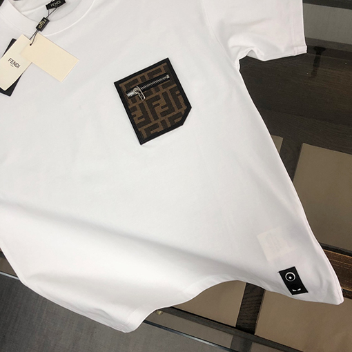フェンディ 同じタイプの丸首半袖Tシャツ