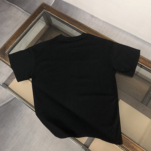 プラダコピー   カウンターと同じタイプの丸首半袖Tシャツ