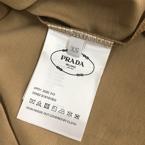 プラダコピー   カウンターと同じタイプの丸首半袖Tシャツ
