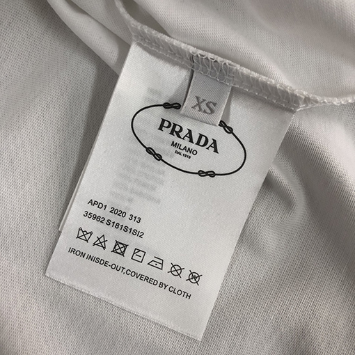 プラダコピー   カウンターと同じタイプの丸首半袖Tシャツ
