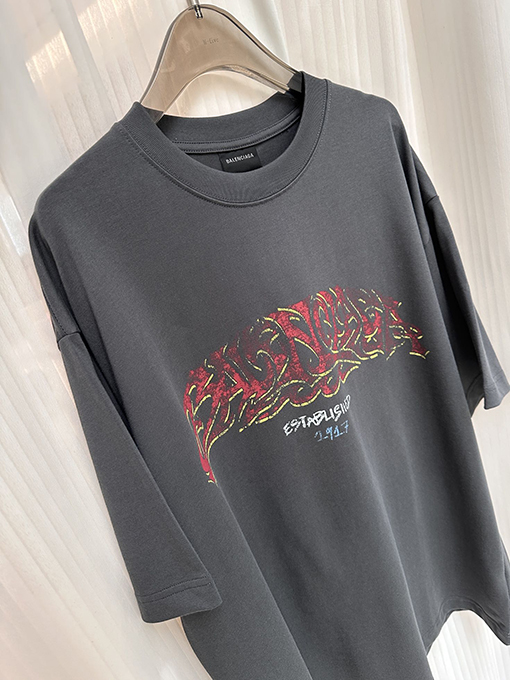 バレンシアガスーパーコピー 落書きフレイムレター半袖Tシャツ