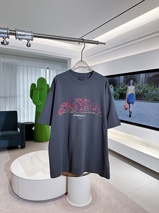 バレンシアガスーパーコピー 落書きフレイムレター半袖Tシャツ