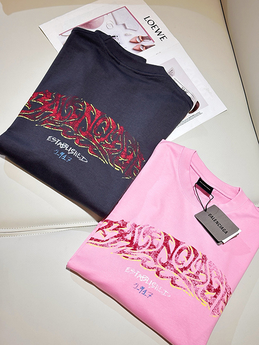 バレンシアガスーパーコピー 落書きフレイムレター半袖Tシャツ