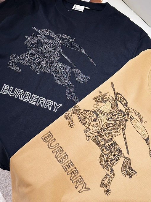 バーバリーコピー 胸に刺繍された軍馬半袖Tシャツ