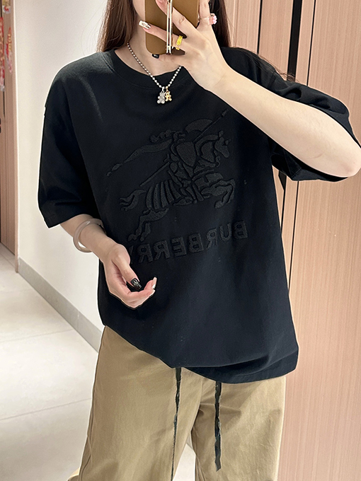バーバリー スーパーコピー   エンボス刺繍立体軍馬半袖Tシャツ