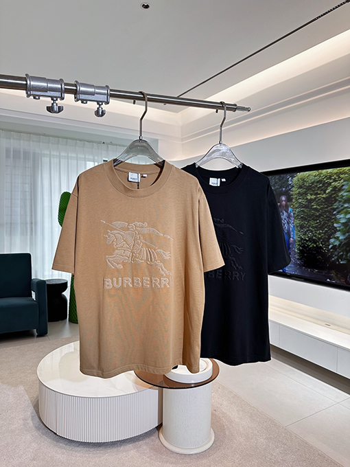 バーバリー スーパーコピー   エンボス刺繍立体軍馬半袖Tシャツ