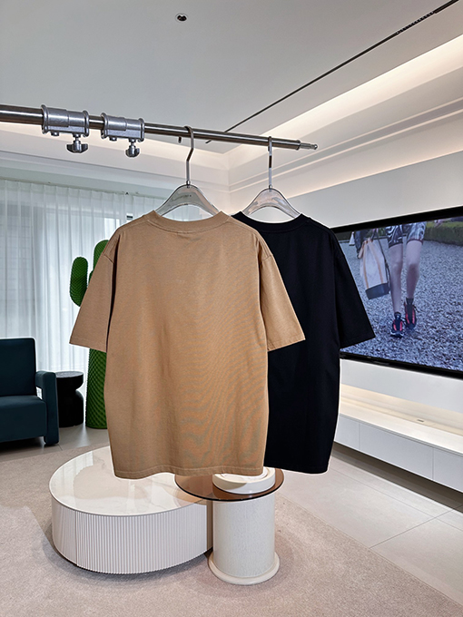 バーバリー スーパーコピー エンボス刺繍立体軍馬半袖Tシャツ