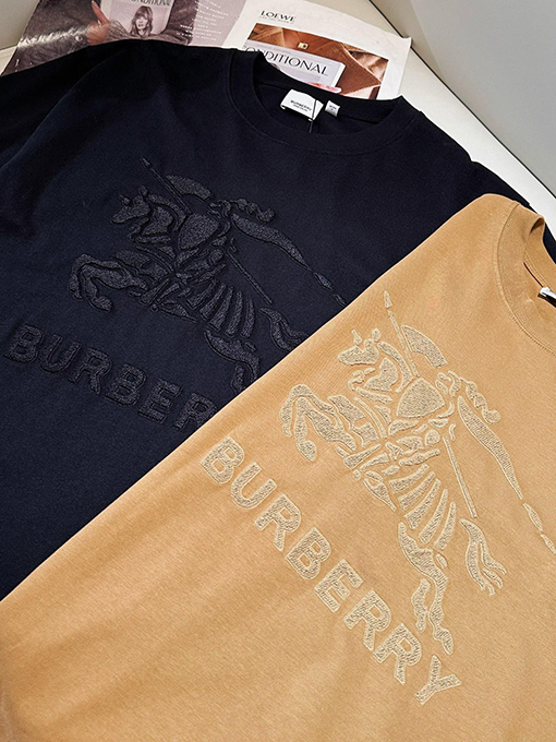 バーバリー スーパーコピー エンボス刺繍立体軍馬半袖Tシャツ