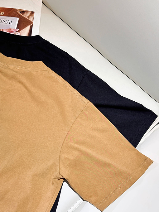 バーバリー スーパーコピー   エンボス刺繍立体軍馬半袖Tシャツ