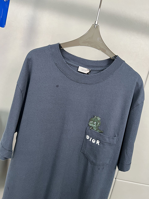 ディオールスーパーコピー 小さな恐竜の刺繍半袖Tシャツ