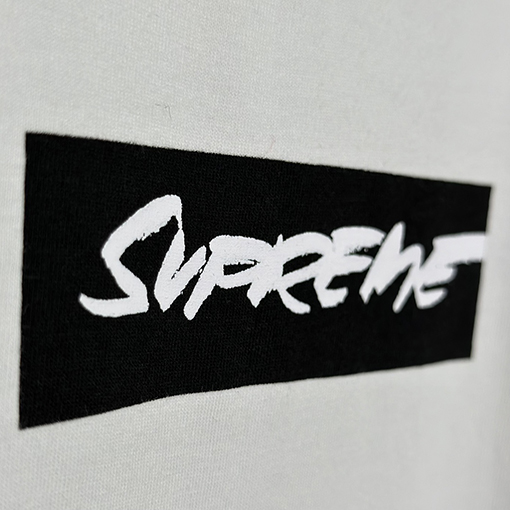 シュプリームスーパーコピー フューチュラ ボックス ロゴ Tシャツ