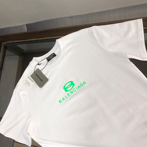 バレンシアガコピー   プリントロゴ半袖Tシャツ