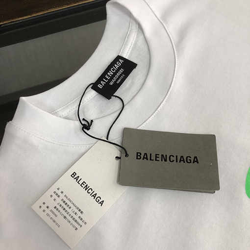 バレンシアガコピー   プリントロゴ半袖Tシャツ
