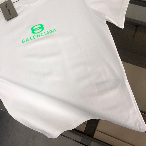 バレンシアガコピー   プリントロゴ半袖Tシャツ