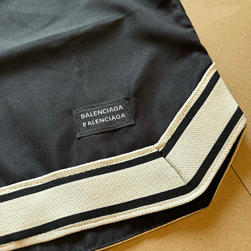 バレンシアガ   アップリケ刺繍大文字ロゴリボンショーツ