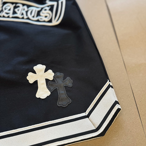 クロムハーツスーパーコピー サンスクリット文字刺繍ロゴリボンショーツ