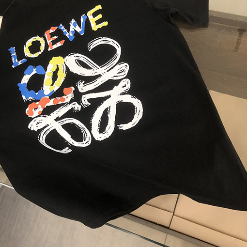 ロエベスーパーコピー トッププリントクラフトパターンコントラストロゴ半袖Tシャツ