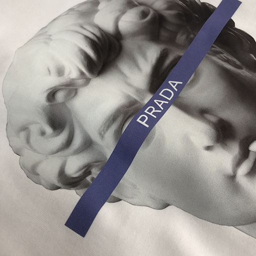 プラダ プリント加工ロゴ半袖Tシャツ