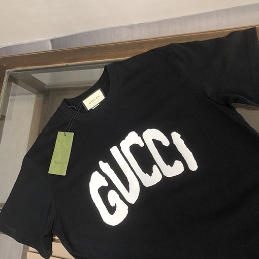 グッチ  プリントロゴ半袖Tシャツ