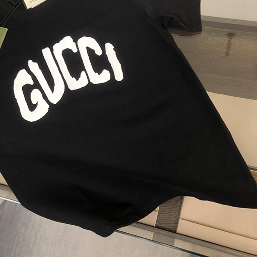 グッチ  プリントロゴ半袖Tシャツ