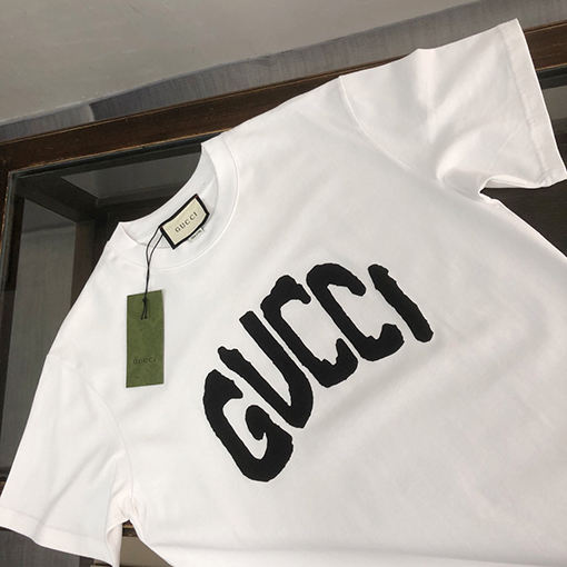 グッチ  プリントロゴ半袖Tシャツ