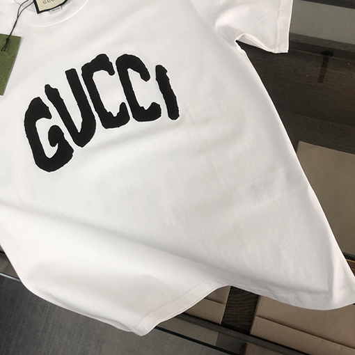グッチ  プリントロゴ半袖Tシャツ